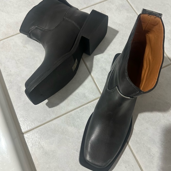 Ganni Black Leather Low MC Boots - Picture 6 of 9